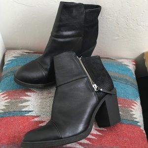 Divided Shoes - Divided black ankle boots Divided Shoes - Divided black ankle boots